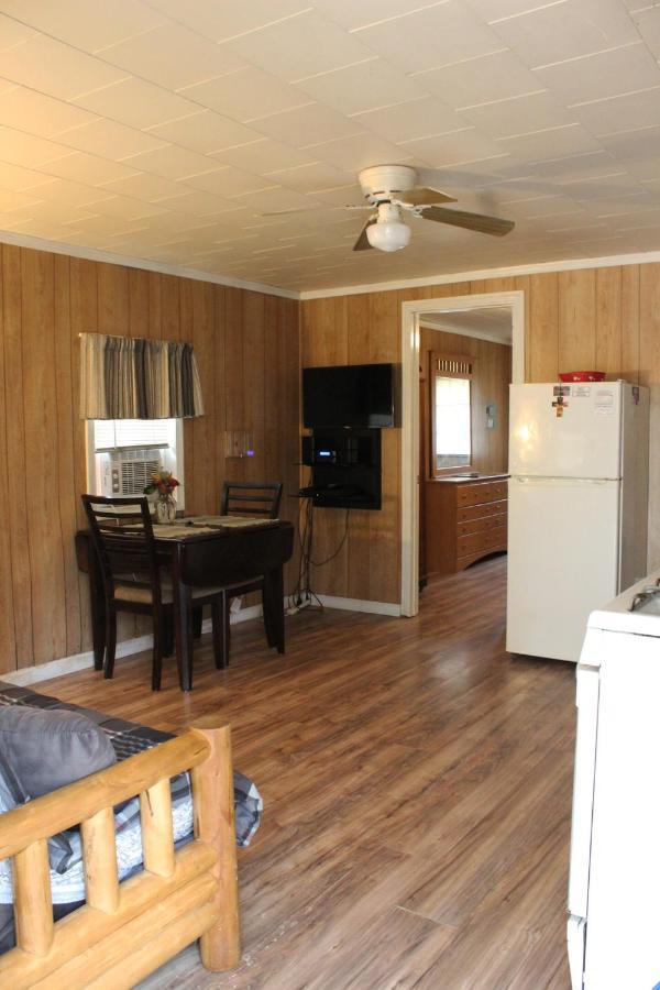 Berry Creek Cabins Bed and Breakfast Isabel Esterno foto