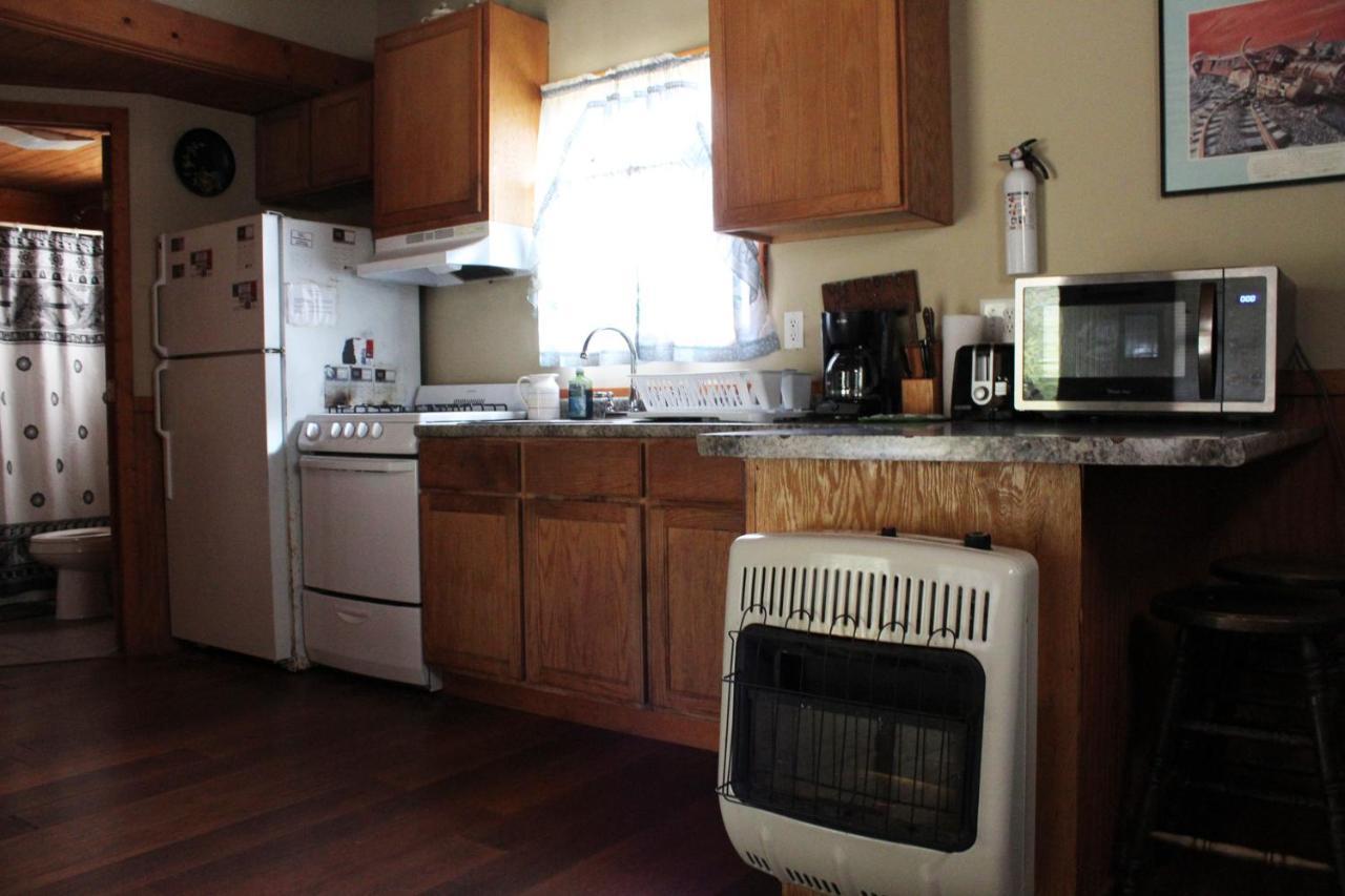 Berry Creek Cabins Bed and Breakfast Isabel Esterno foto