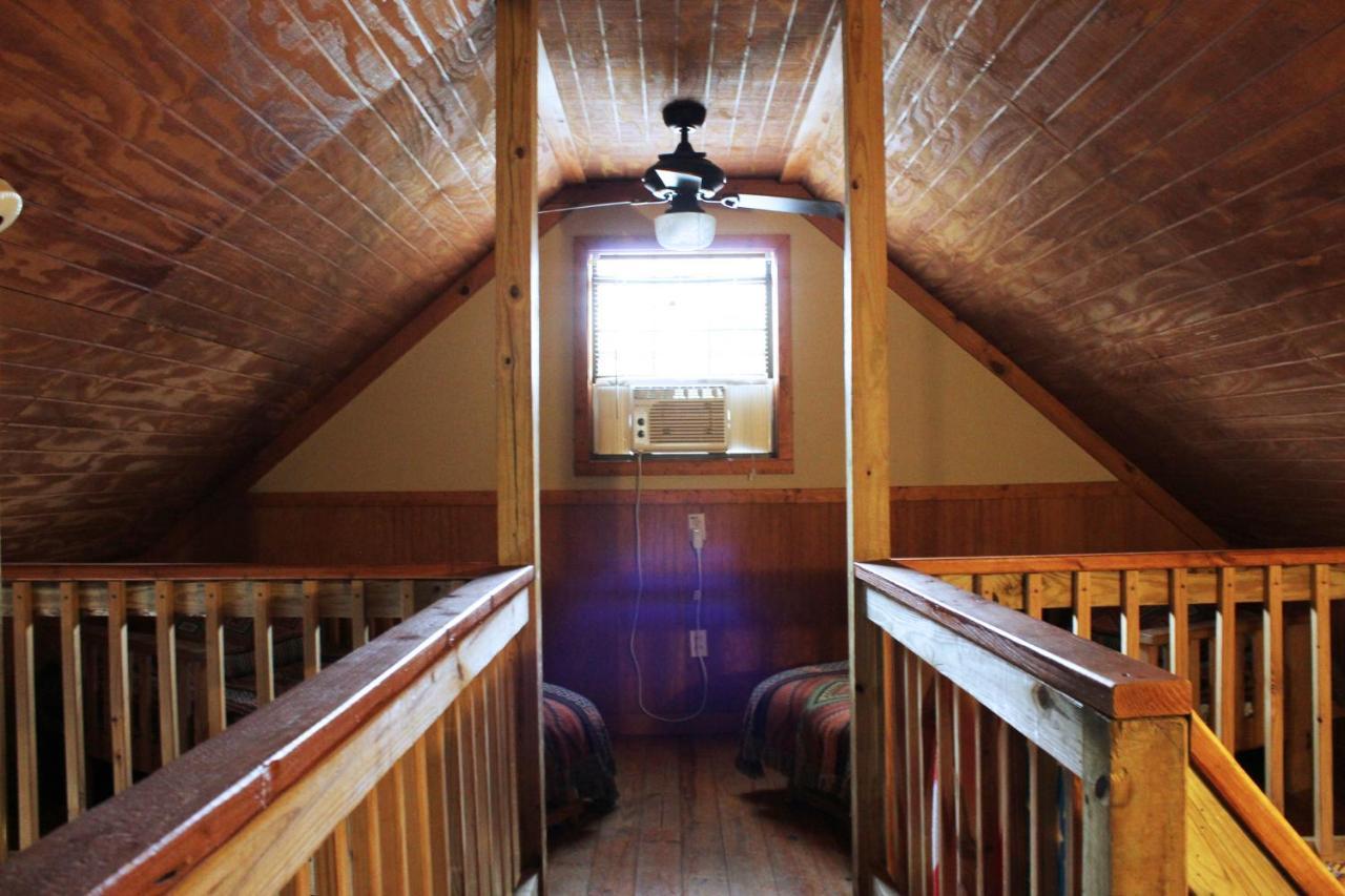 Berry Creek Cabins Bed and Breakfast Isabel Esterno foto