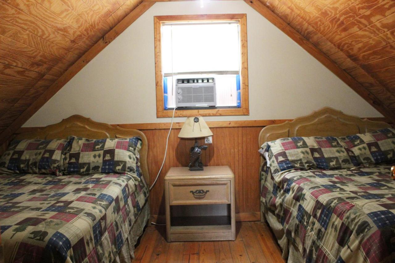 Berry Creek Cabins Bed and Breakfast Isabel Esterno foto