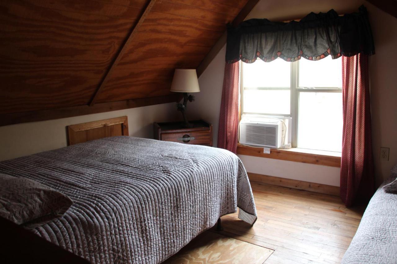 Berry Creek Cabins Bed and Breakfast Isabel Esterno foto