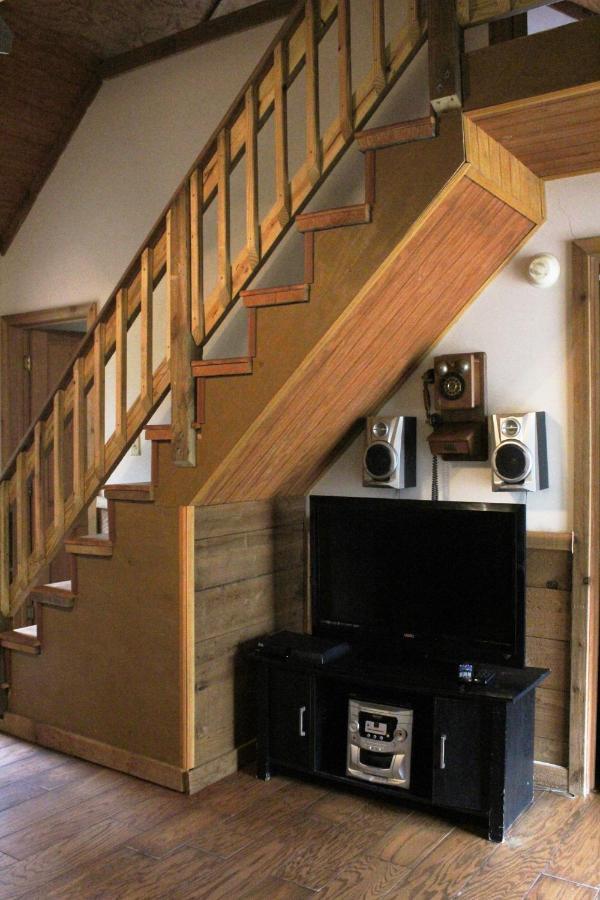 Berry Creek Cabins Bed and Breakfast Isabel Esterno foto