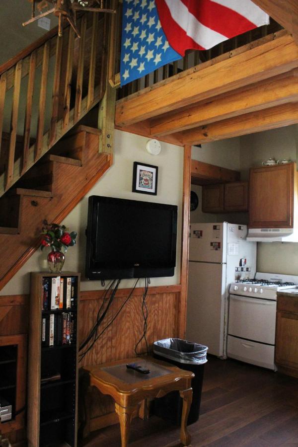 Berry Creek Cabins Bed and Breakfast Isabel Esterno foto