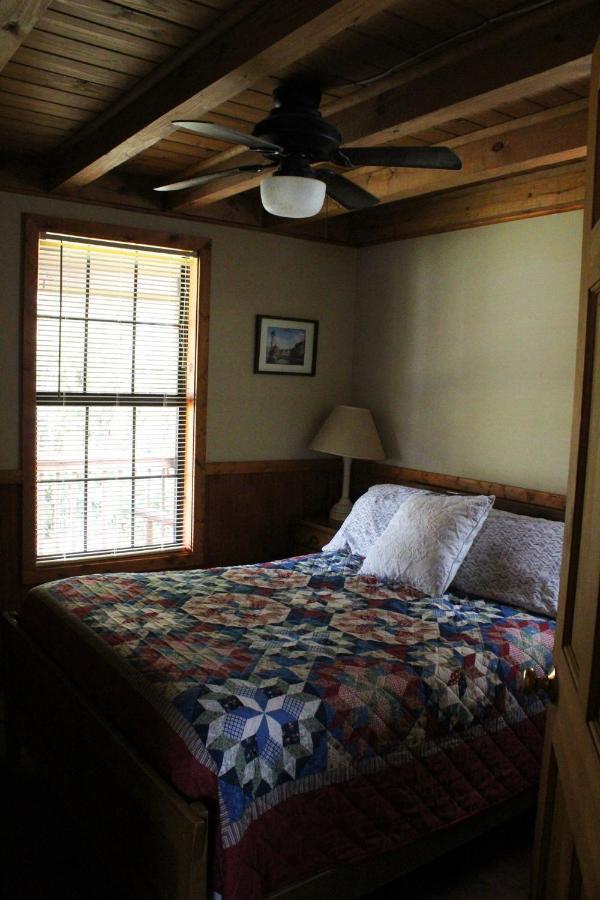 Berry Creek Cabins Bed and Breakfast Isabel Esterno foto
