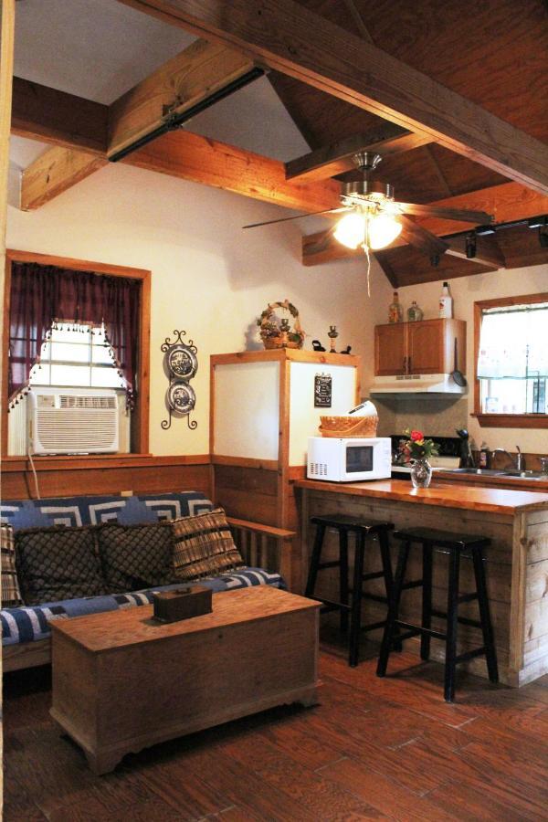 Berry Creek Cabins Bed and Breakfast Isabel Esterno foto
